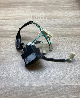 Toyota Prius (XW20) Battery relay fuse G384147020 AEV6910C