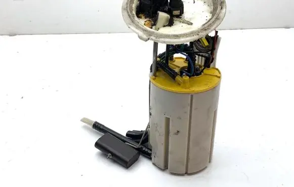 BMW 5 E60 E61 In-tank fuel pump 6765847