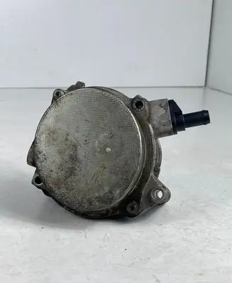 Skoda Octavia Mk2 (1Z) Vacuum pump 06H145100S