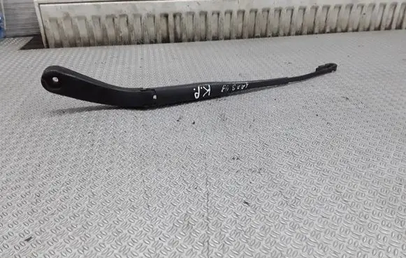 Front wiper blade arm