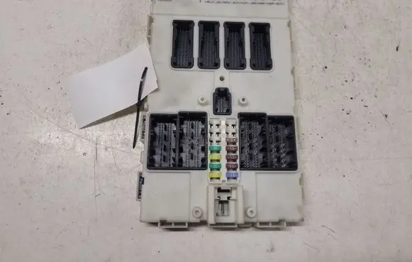 BMW 1 F20 F21 Fuse module 6135932478401 106818 932478401