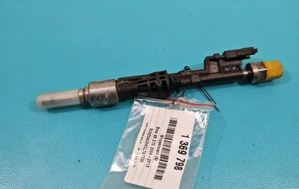 BMW X5 E70 Fuel injector 0261500109 IMPRK1369798