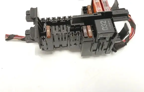 Mercedes-Benz C W205 Fuse module A2059067200 A0035420819