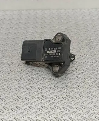 Audi A8 S8 D3 4E Air pressure sensor 0281002399 038906051B