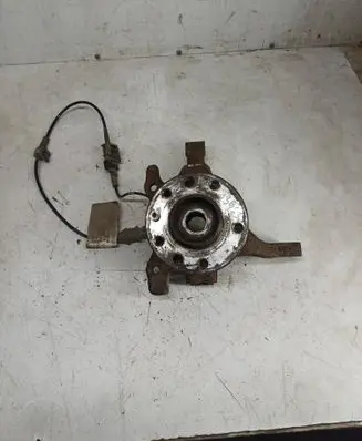 Opel Astra H Front wheel hub 