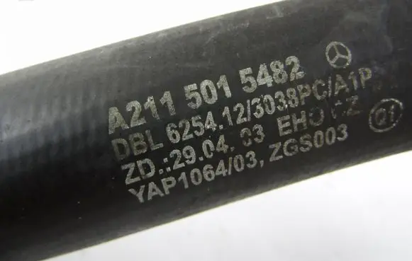 Mercedes-Benz CLS C219 Engine coolant pipe/hose A2115015482