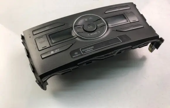 Toyota Auris 150 Interior fan control switch 5590002220B