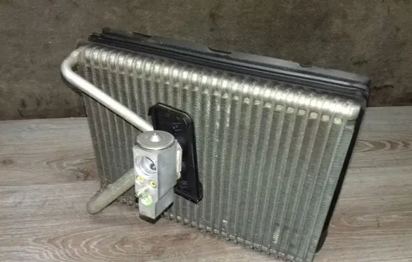 Air conditioning (A/C) radiator (interior)