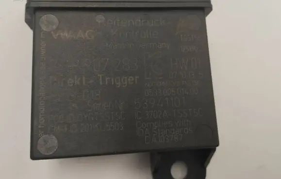 Volkswagen Touareg II Tire pressure sensor 7PP907283 49837498