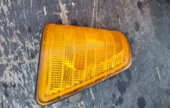 Mercedes-Benz 207 310 Front indicator light