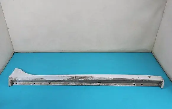 Foot area side trim