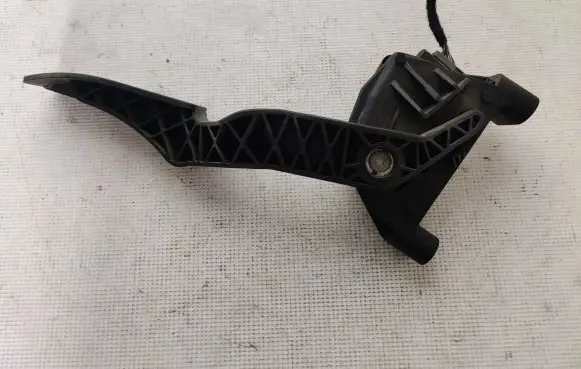 Opel Zafira A Accelerator throttle pedal 9202341 6PV00811400