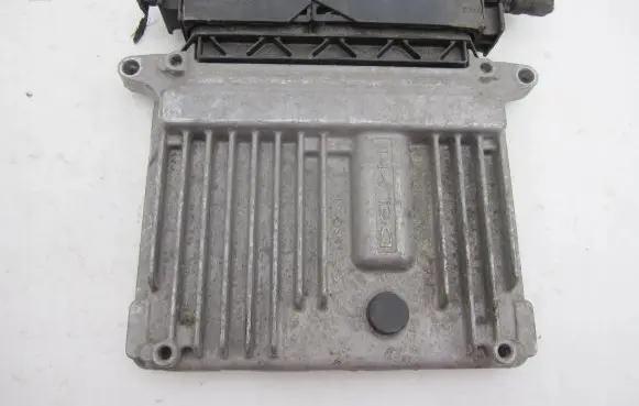Mercedes-Benz C W204 Engine control unit/module A0054461640 A6461502372