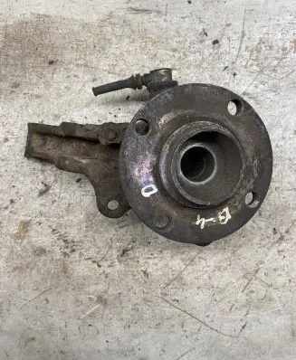 Volkswagen PASSAT B4 Front wheel hub