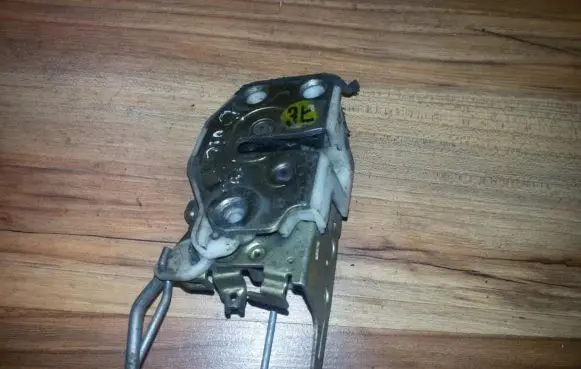 Honda Civic Front door lock