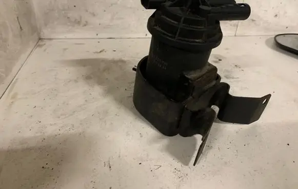 Renault Trafic II (X83) Fuel filter bracket/mount holder 9227756