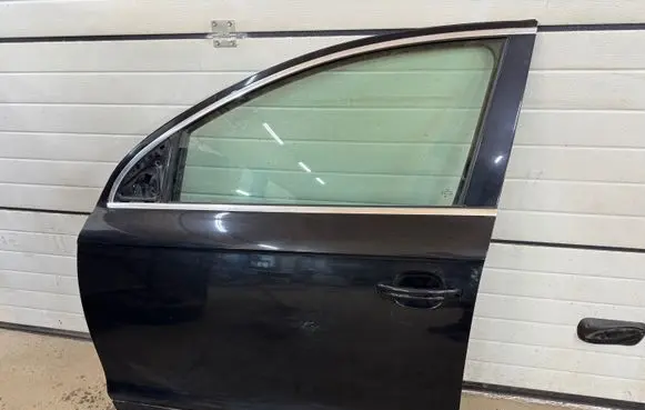 Audi Q7 4L Front door LZ9Y