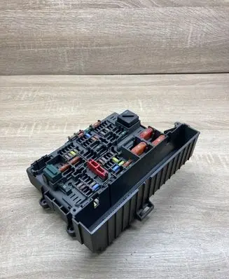 BMW 1 E82 E88 Fuse module 9119446