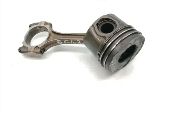 Toyota Yaris Piston with connecting rod 