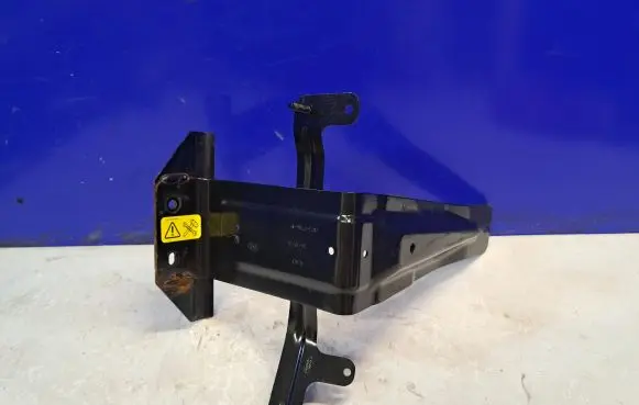Battery bracket