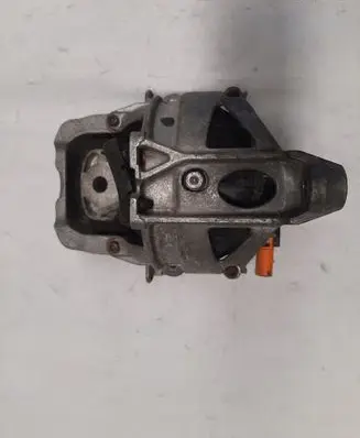 Audi A7 S7 4K8 Engine mount bracket 4M0199372EK