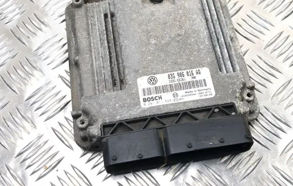 Volkswagen Golf V Engine control unit/module 03G906016AQ 0281011848