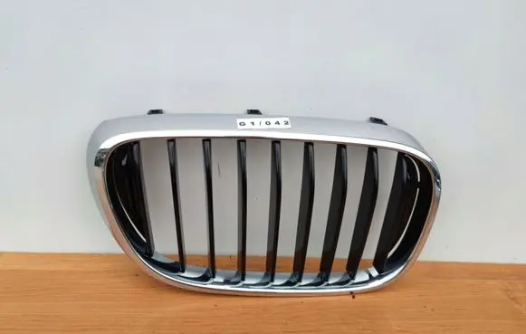 BMW 7 G11 G12 Front bumper upper radiator grill 51137357012
