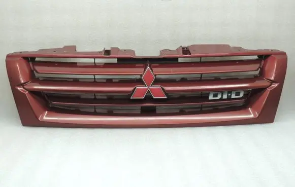 Mitsubishi Pajero Front bumper upper radiator grill MR617919 MR492454