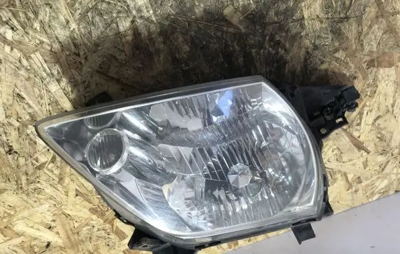 Mazda MPV Headlight/headlamp P2018