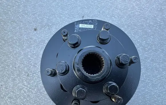 Mitsubishi Pajero Front wheel bearing hub MB891088