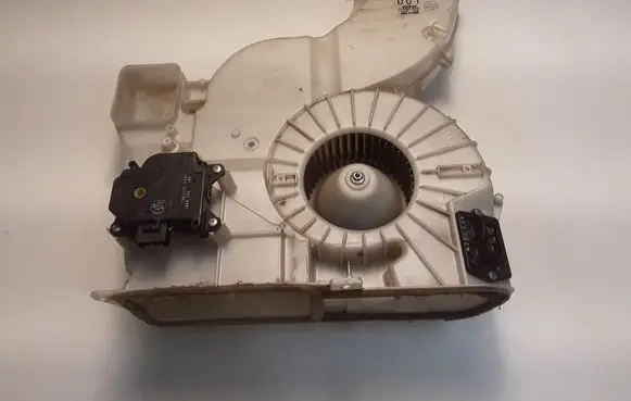 Mitsubishi Pajero Interior heater climate box assembly 1172004391