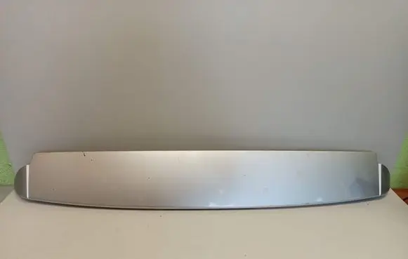 Tailgate/trunk spoiler