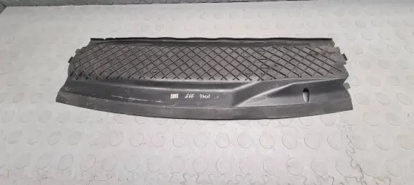 BMW 7 E65 E66 Radiator trim 7011218 10519311