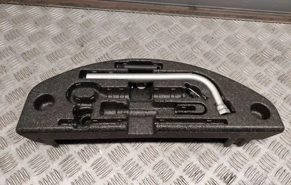 Audi A8 S8 D4 4H Tool set 4H0012110