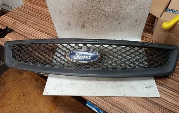 Ford Focus Front grill 4M518138AE 4M518200BJ 4M518200AJ