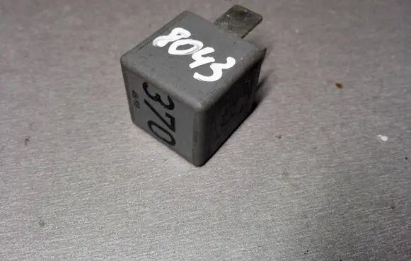 Volkswagen PASSAT B5.5 Other relay 8D0951253 V23134J52X300