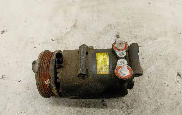 Ford C-MAX I Air conditioning (A/C) compressor (pump)
