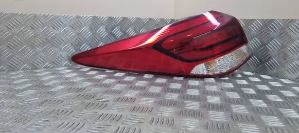 Hyundai i40 Rear/tail lights 924013Z5