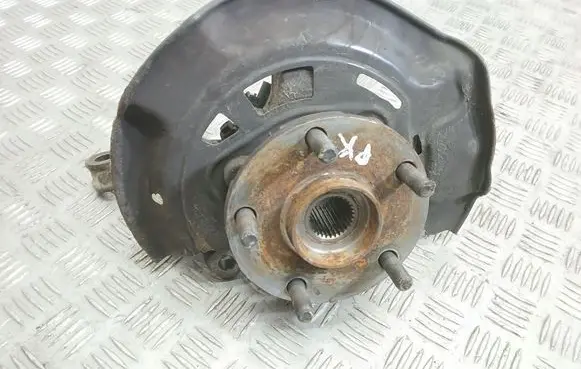 Toyota Avensis T270 Front wheel hub spindle knuckle