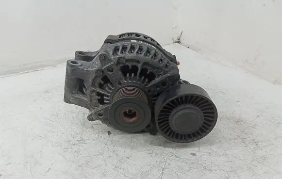 BMW 3 E90 E91 Generator/alternator 7550468