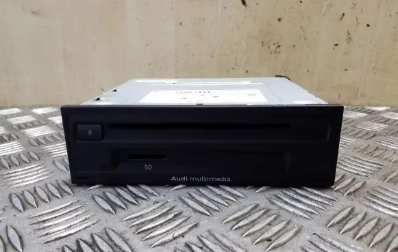 Audi A3 S3 8V CD/DVD changer 81A035842 28540996