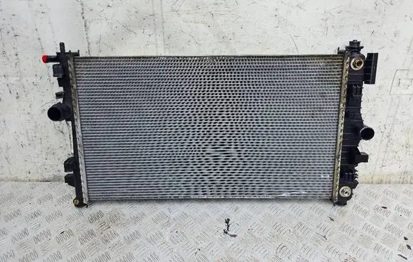 Opel Insignia A Coolant radiator 13241724