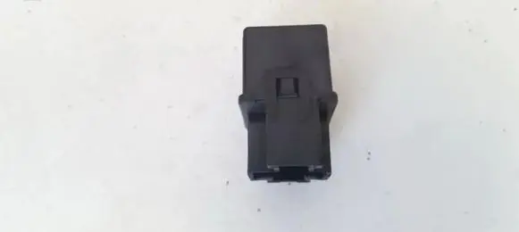 Volvo S40, V40 Other relay MB953381 V23134-B52-X240
