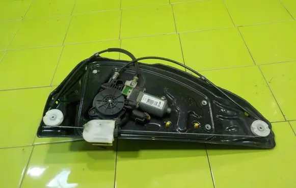 Land Rover Freelander 2 - LR2 Front door window regulator with motor 6H5227001AE