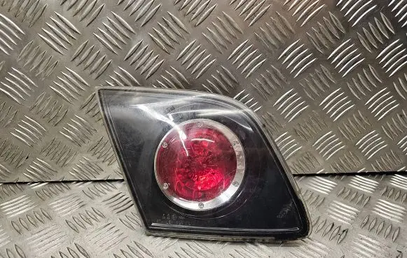 Mazda 3 I Tailgate rear/tail lights P2913L
