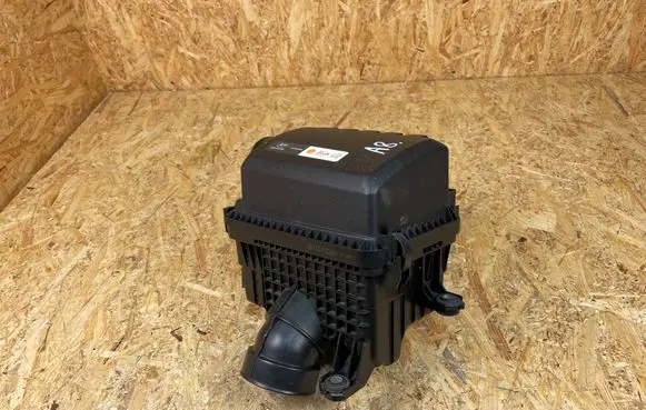 Hyundai i30 Air filter box 28110F2000