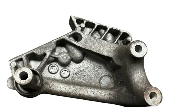 Skoda Octavia Mk3 (5E) Engine mounting bracket 04L199207