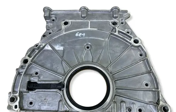 BMW 3 G20 G21 Timing chain cover 8640047