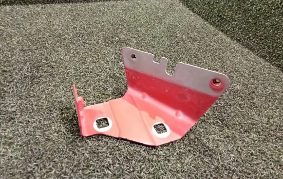 Opel Vivaro Fender mounting bracket 52045R