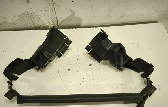 Mercedes-Benz E W211 Other engine bay part A2115050030